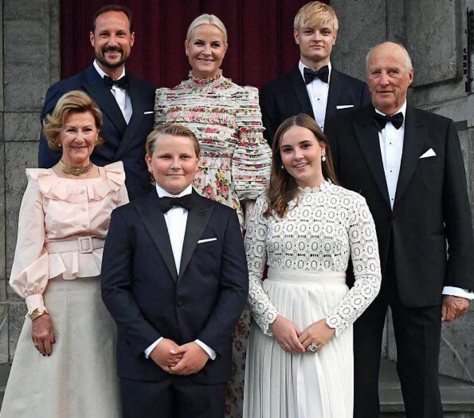 Princess-Ingrid-Alexandra-in-self-portrait-Princess-Mette-Marit-in-Zimmermann-2