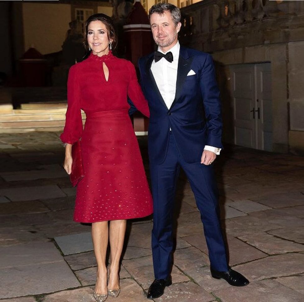 mary-in-red-blouse-and-skirt-7