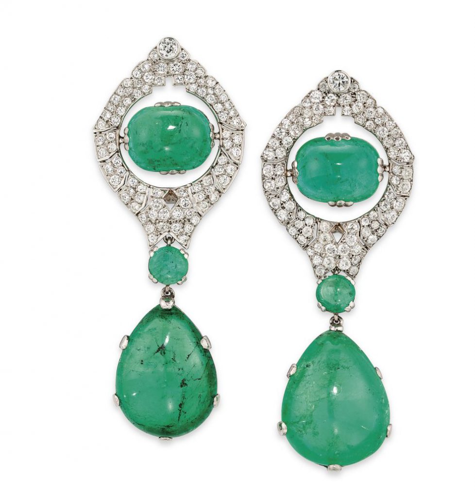 2019_CKS_17284_0352_000(art_deco_emerald_and_diamond_earrings)