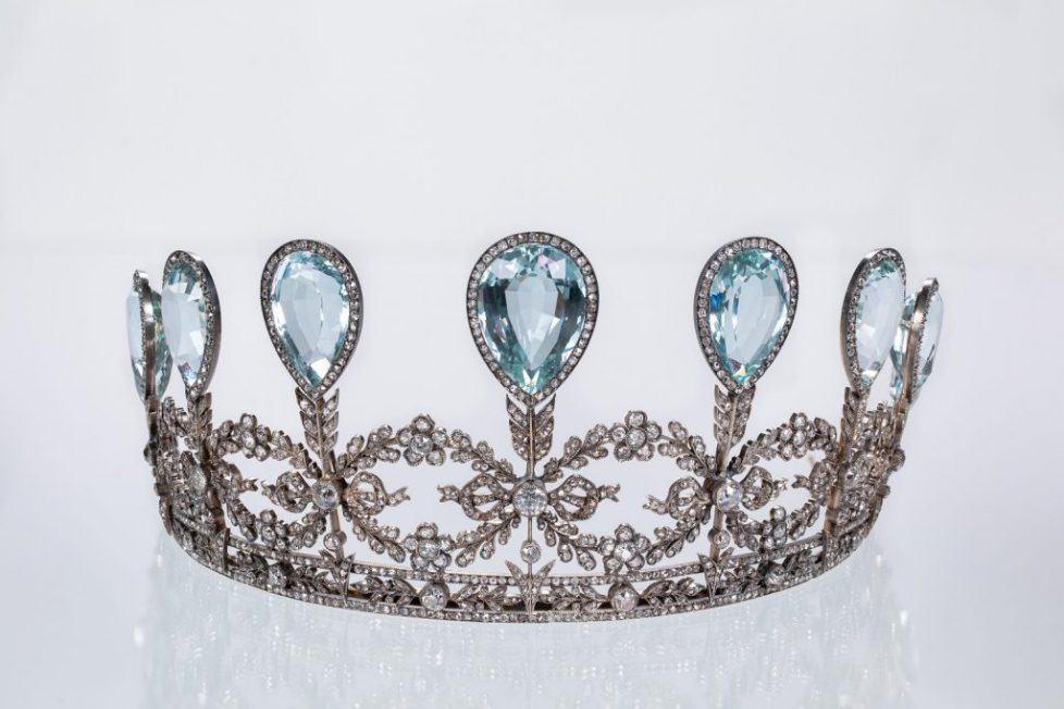 closeup-Aquamarine-Diamond-faberge-tiara