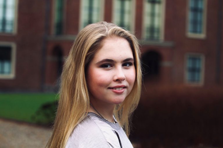 Amalia Des Pays Bas Etudes 16 ans d’Amalia des Pays-Bas – Noblesse & Royautés