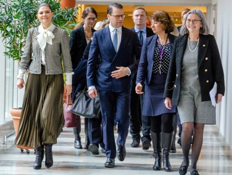 crown-princess-victoria-in-mayla-tweed-jacket-4