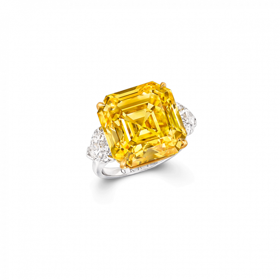 Graff-Yellow-Diamond-High-Jewellery_A-Yellow-and-white-diamond-ring-featuring-a-emerald-cut-Fancy-Vivid-Yell_GR50961