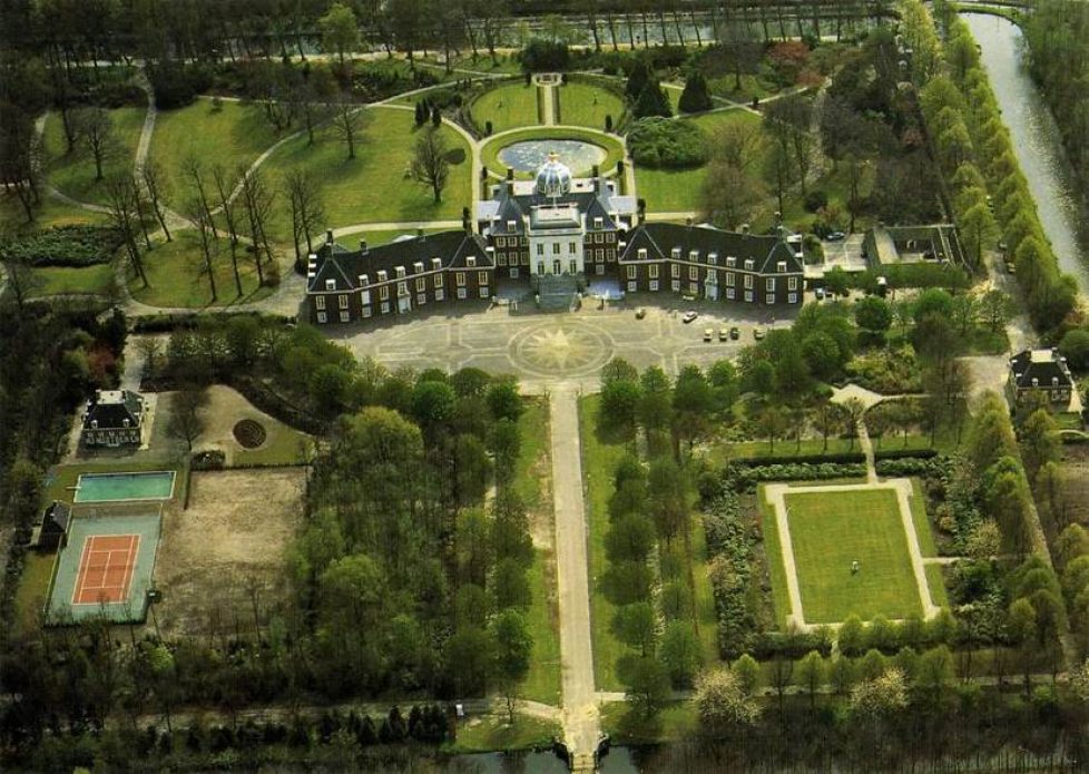 den-haag-paleis-huis-ten-bosch-luchtfoto-tussen-1977-en-1981-copyright-klm-aerocarto---ko3806