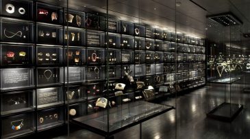 galerie-des-bijoux-musee-des-arts-decoratifs-evelyne-posseme-sandrine-merle-the-french-jewelry-post galerie-des-bijoux-musee-des-arts-decoratifs-evelyne-posseme-sandrine-merle-the-french-jewelry-post