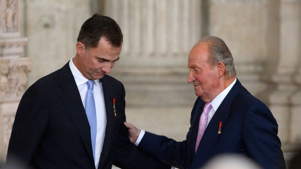 felipe-vi-de-bourbon-et-juan-carlos-le-18-juin-2014-a-madrid_4926251