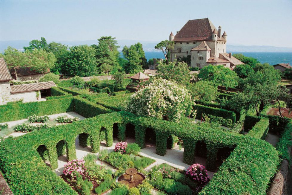 jardin-cinq-sens-yvoire-cloitre