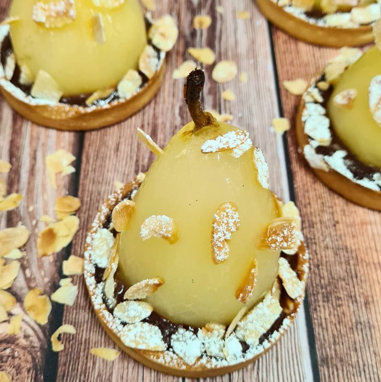 La tarte aux poires Belle Hélène de Dalloyau Noblesse & Royautés