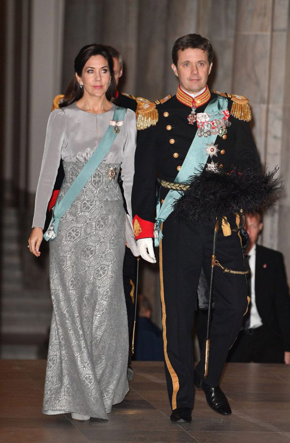 3BCDF34000000578-4084080-Crown_Princess_Mary_and_Crown_Prince_Frederik_Diplomatic_recepti-a-6_1483453685627