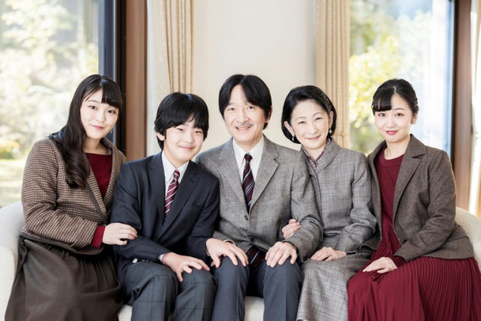 Japan's Crown Prince Akishino poses for a photograph with his wife Crown Princess Kiko and their children, Princess Mako, Princess Kako and Prince Hisahito at their Akasaka Estate residence in Tokyo