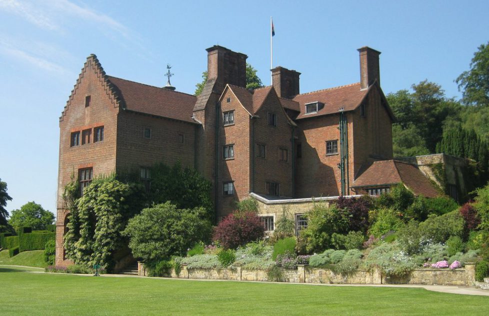 1920px-Chartwell_House,_rear