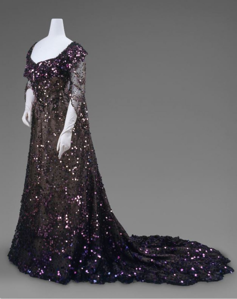 Queen-Alexandra-dress-circa-1902