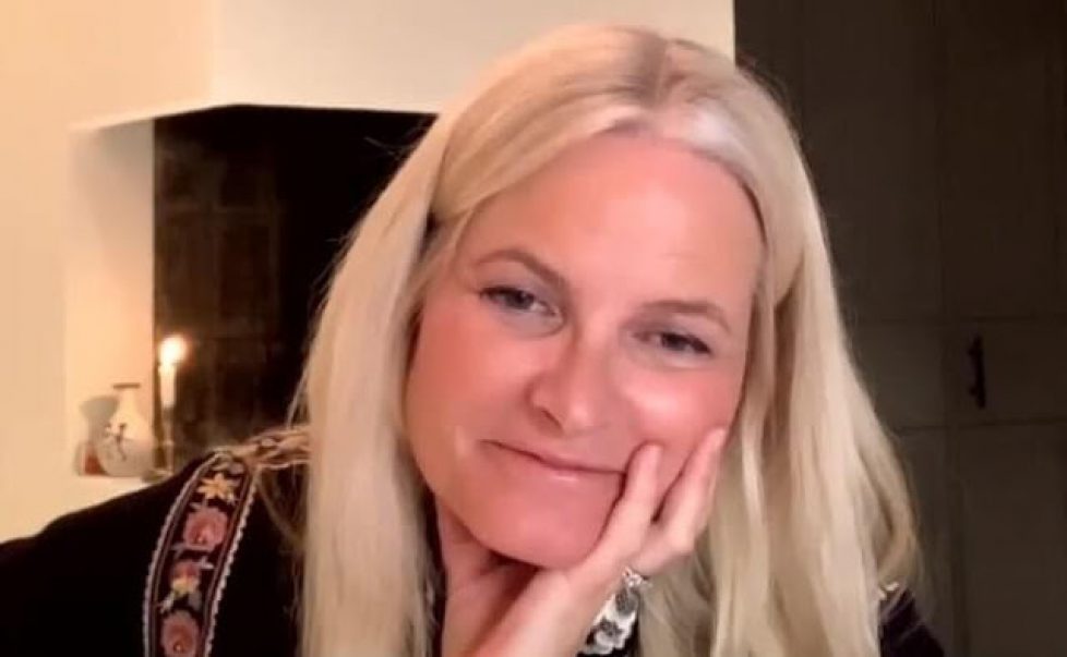 crown-princess-mette-marit-in-vilshenko-blouse-diamond-ring-3 crown-princess-mette-marit-in-vilshenko-blouse-diamond-ring-3