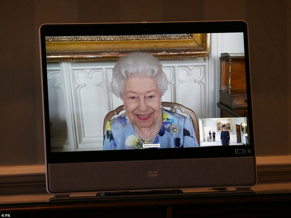 42275998-9516597-The_Queen_has_returned_to_work_as_she_today_conducted_her_first_-a-61_1619525483118 42275998-9516597-The_Queen_has_returned_to_work_as_she_today_conducted_her_first_-a-61_1619525483118
