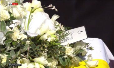 rs_2061x1236-210417075510-1024-Prince-Philip-Funeral-Queen-Elizabeth-Note rs_2061x1236-210417075510-1024-Prince-Philip-Funeral-Queen-Elizabeth-Note