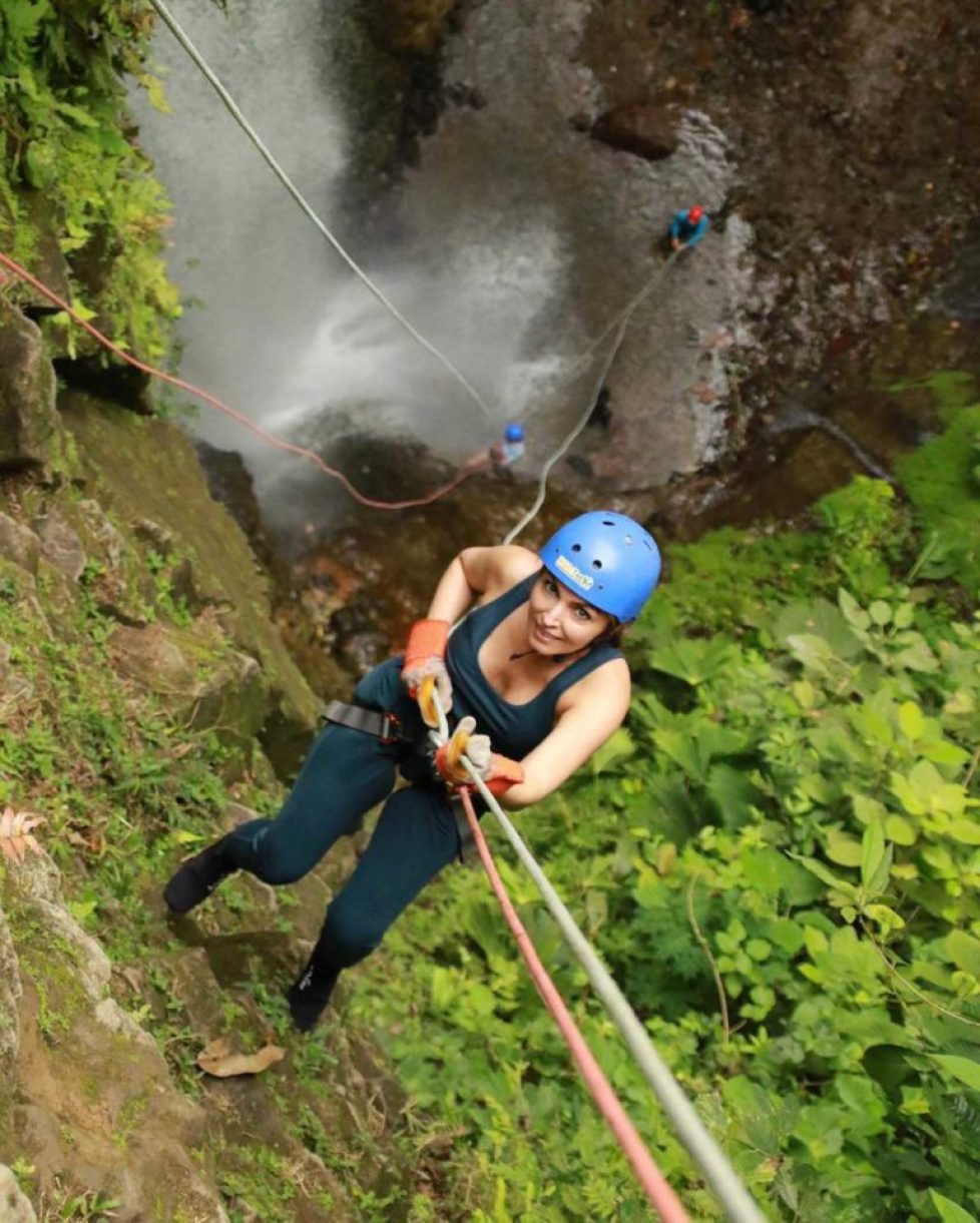 yasmine-pahlavi-canyoning-costa-rica-768x959