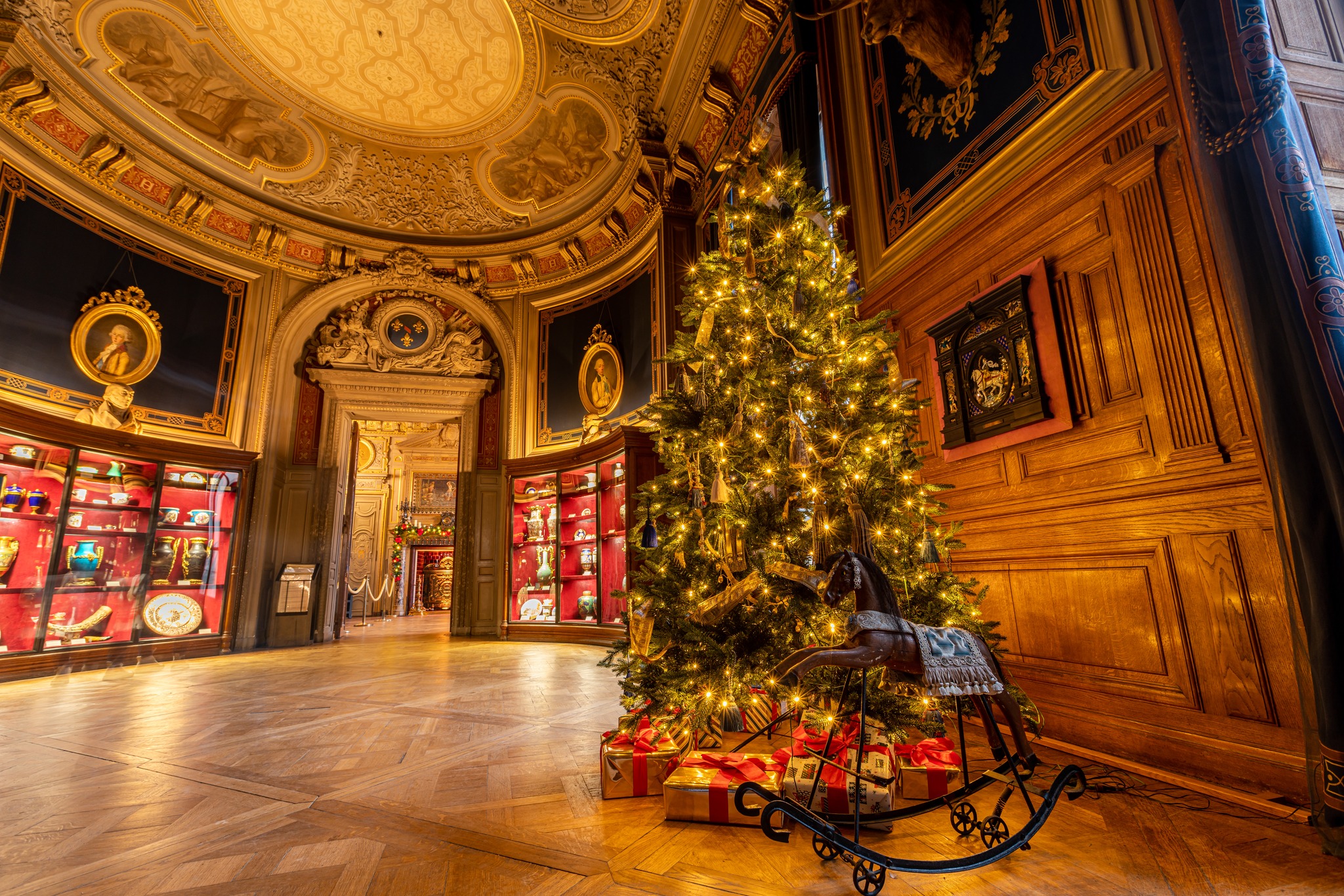 Visite guidée de veillée de Noël à Chantilly – Noblesse & Royautés Visite guidée de veillée de Noël à Chantilly – Noblesse & Royautés