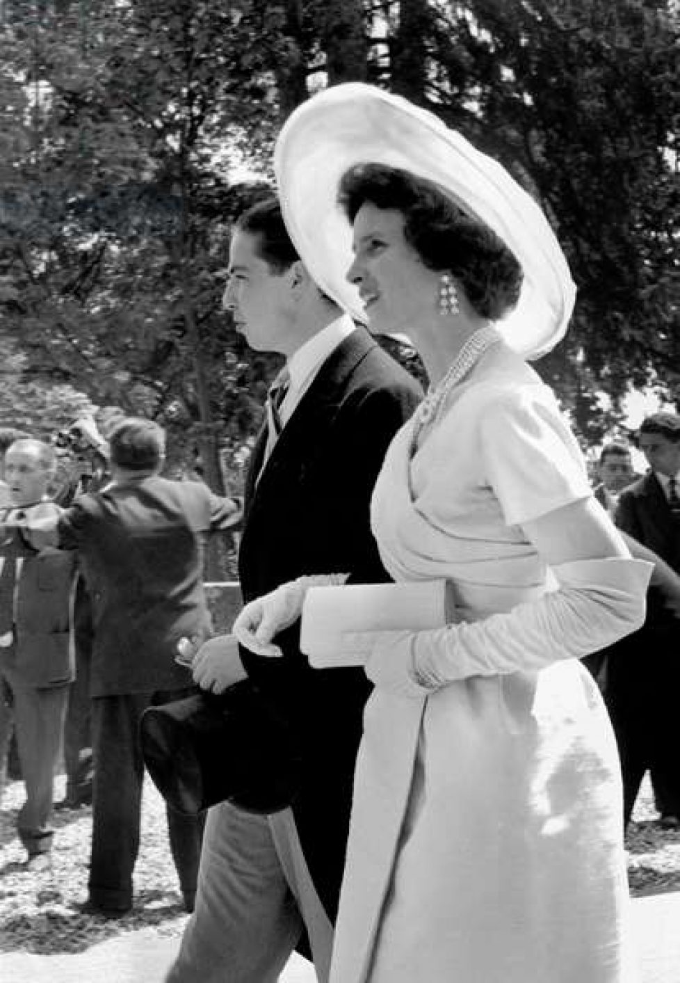 Wedding of Henry of France Count of Clermont, With Mary Theresa of Wurtemberg July 05, 1957 in Dreux : Arrival of Prince Francois of France (Son of Henry of Orleans and Brother of The Groom, Died during War-In-Algeria in 1960) With Princess George of Liechtenstein (b/w photo)