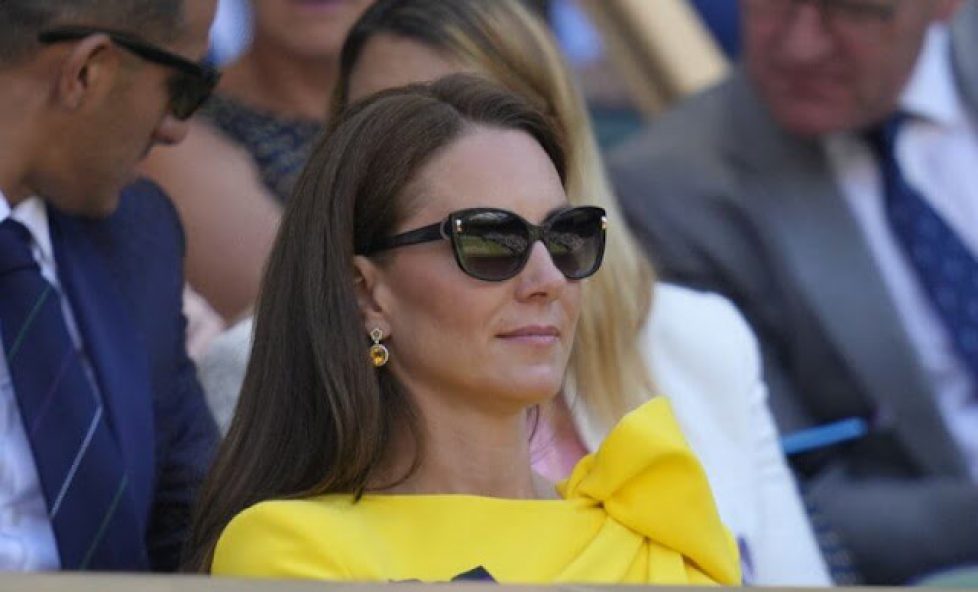 kate-middleton-in-roksanda-yellow-dress-3