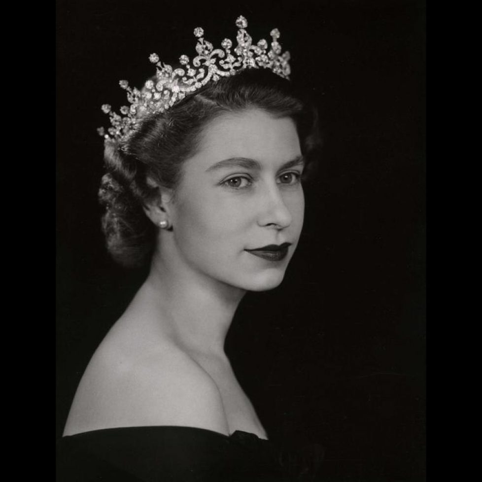 dorothy-wilding-photograph-hm-queen-elizabeth-ii-26-february-1952-.jpg__760x0_q75_crop-scale_subsampling-2_upscale-false