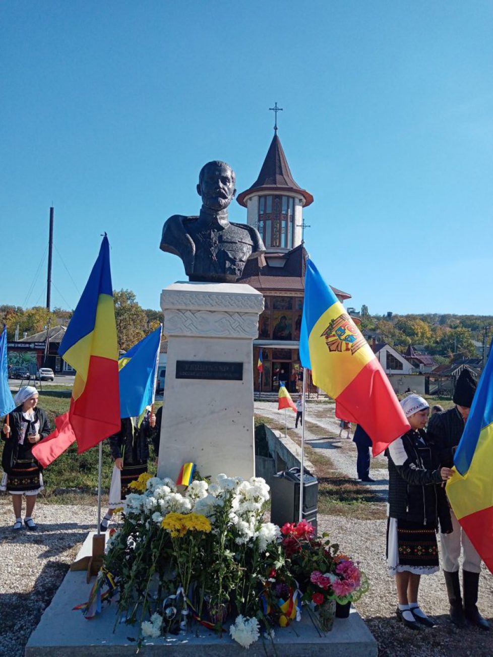 2022_10_18-Statuia-Regelui-Ferdinand-Republica-Moldova-4