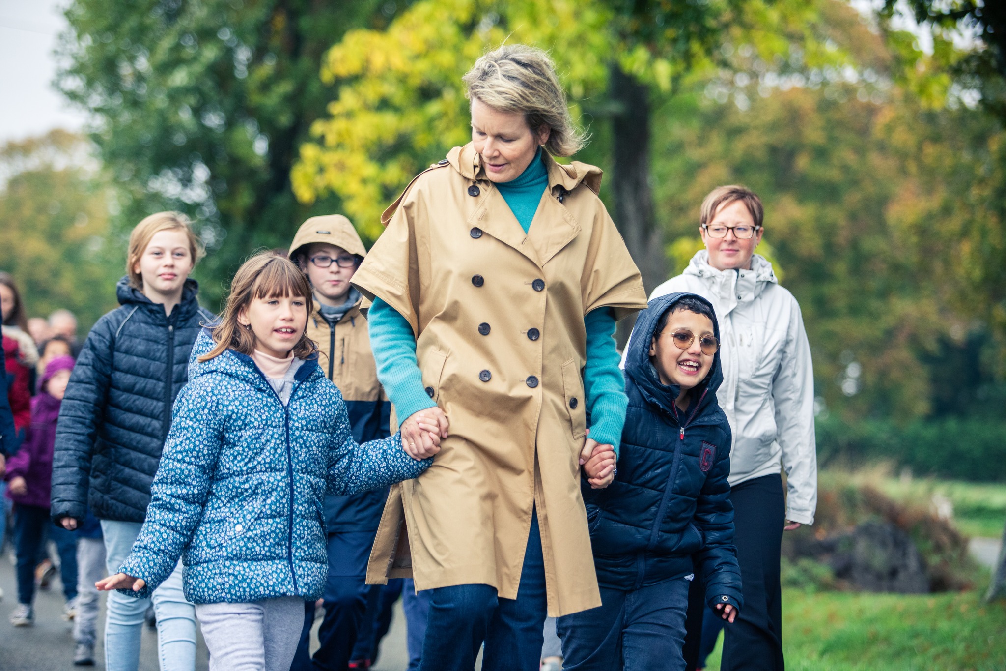 Mathilde de Belgique promenade en province de Hainaut Noblesse