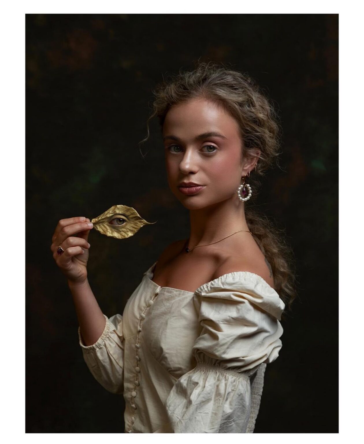 Lady Amelia Windsor se fait tirer le portrait – Noblesse & Royautés
