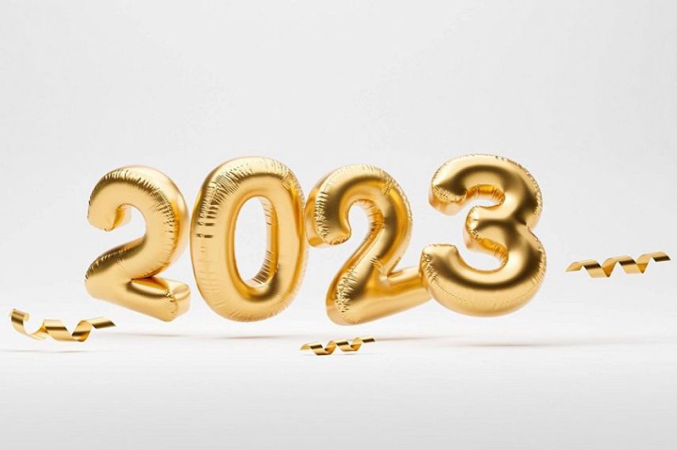 2023_golden_balloon_on_white_background_for_for_preparation_happy_new_year_merry_christmas_and_start_new_business_concept_by_realistic_3d_render
