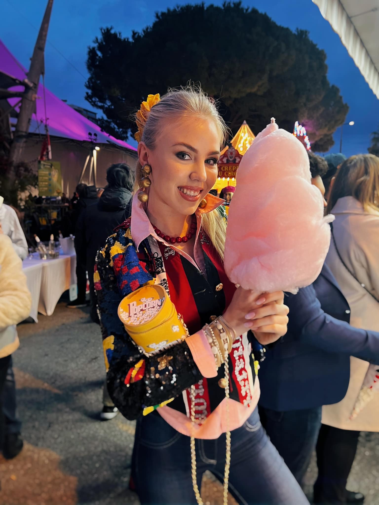 Maria Caroline de BourbonDeuxSiciles au cirque à MonteCarlo