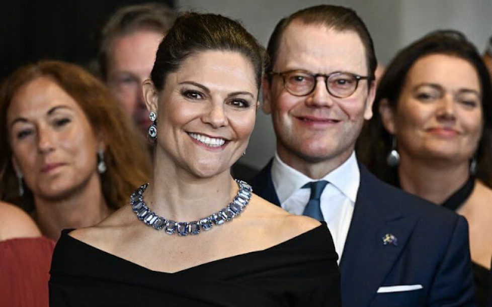 Crown-Princess-Victoria-in-Philosophy-Di-Lorenzo-Serafini-skirt-3