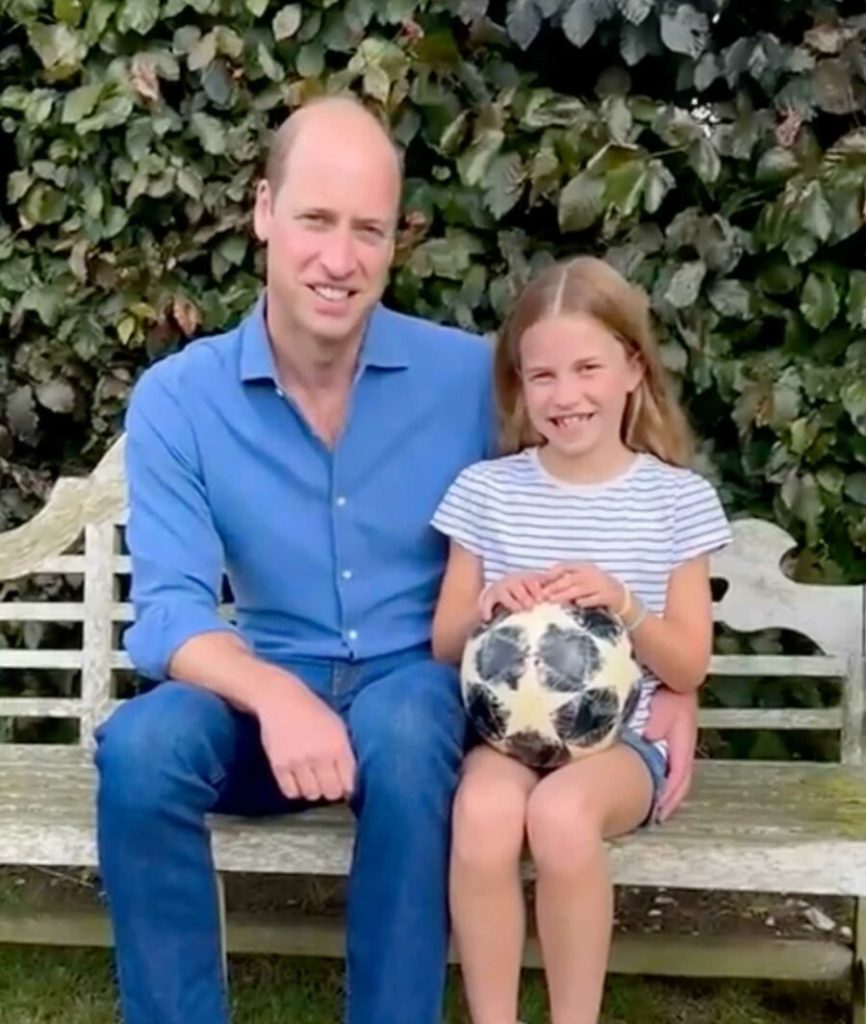 PHOTOS – Pourquoi la coiffure de la princesse Charlotte étonne