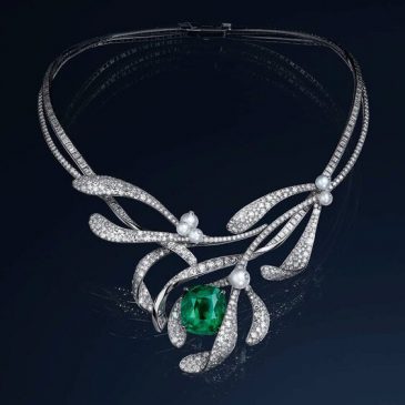 WOODS23_GUI_NECKLACE_SL_1x1_RVB-563x0