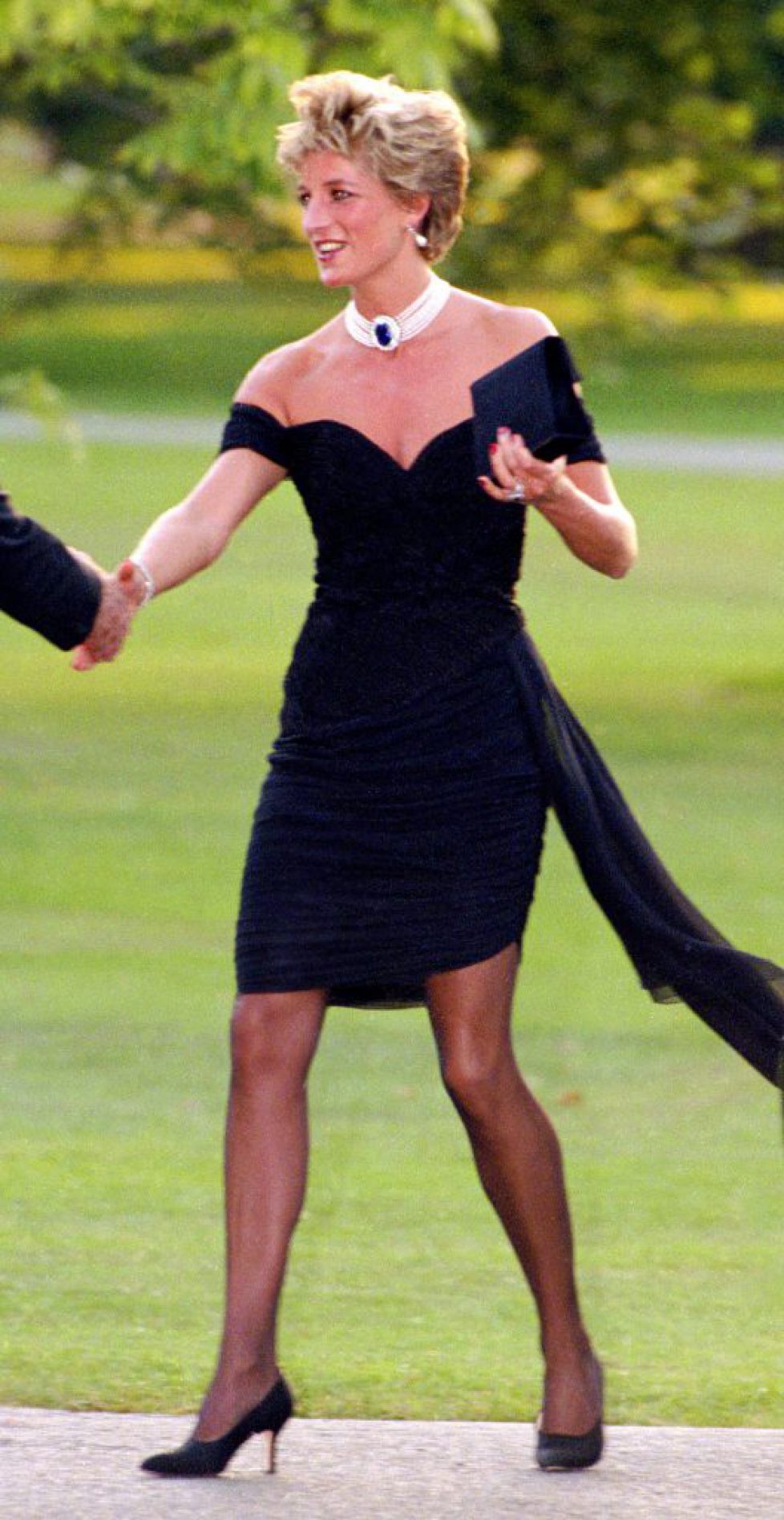 London, England. 29th June, 1994. Princess Diana, wearing a dress commissioned from Christina Stambolian, attends the Vanity Fair party at the Serpentine Gallery on the very evening that Prince Charles made his notorious adultery admission on television.