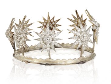 Lady_Glenconner,_antique_diamond_star_tiara,_estimate_of_£50,000-80,000_(1)95yHPSJt15