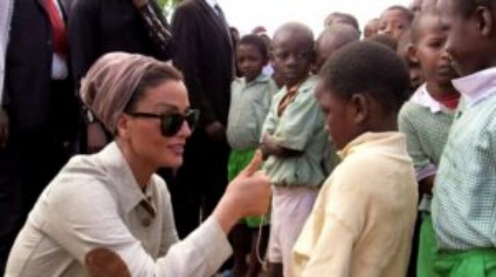 La sheikha Mozah soutient un projet éducatif au Kenya