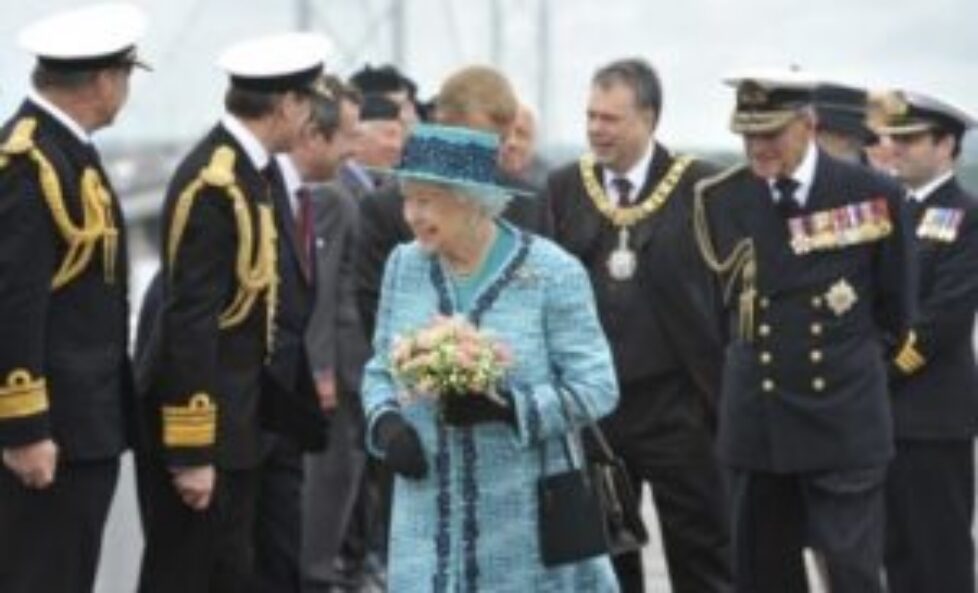 Elizabeth II aux 50 ans d&rsquo;un pont en Ecosse