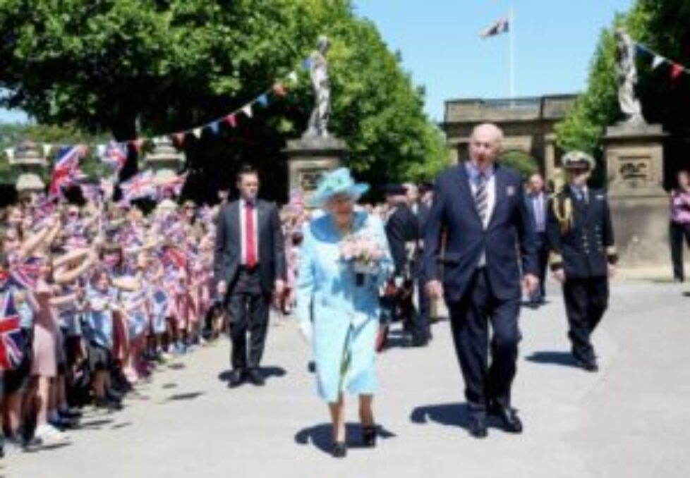 Elizabeth II dans le Derbyshire