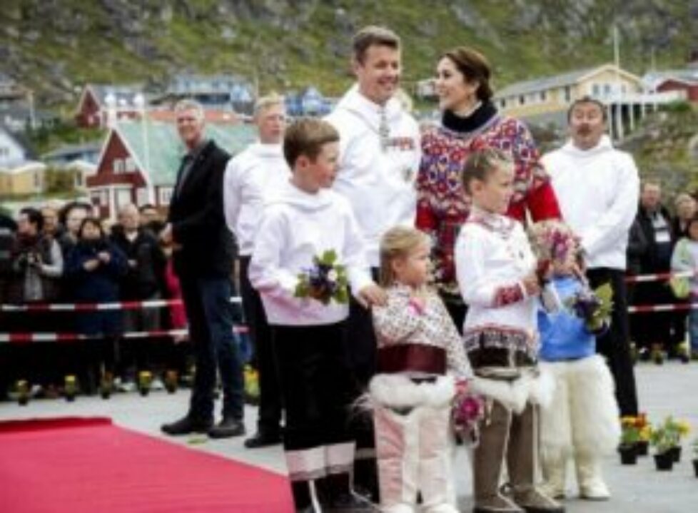 Frederik et Mary de Danemark en famille au Groenland