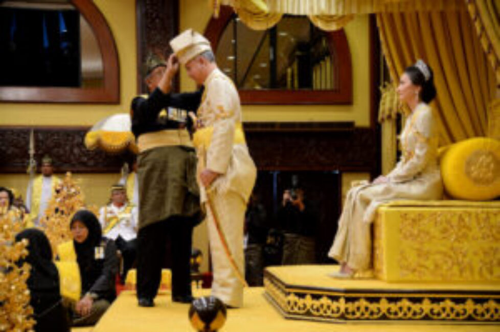 PERTABALAN SULTAN PERAK 35