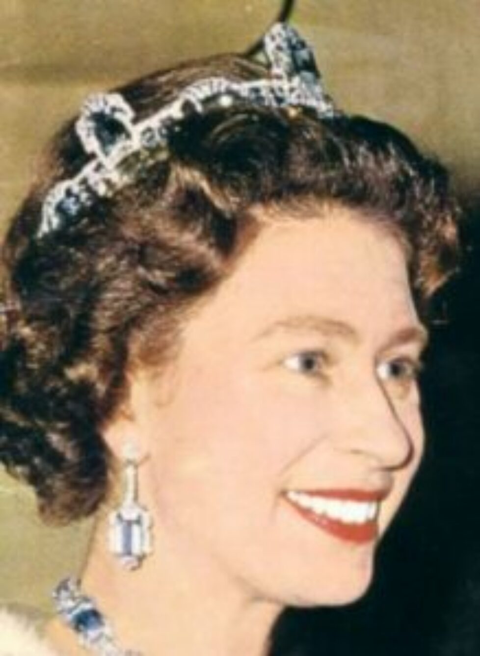 brazilian-aquamarine-tiara-1957-for-queen-elizabeth-ii