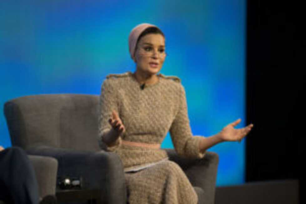 Sheikha+Moza+bint+Nasser+Supporting+Syria+VdJoM0egI2Hl