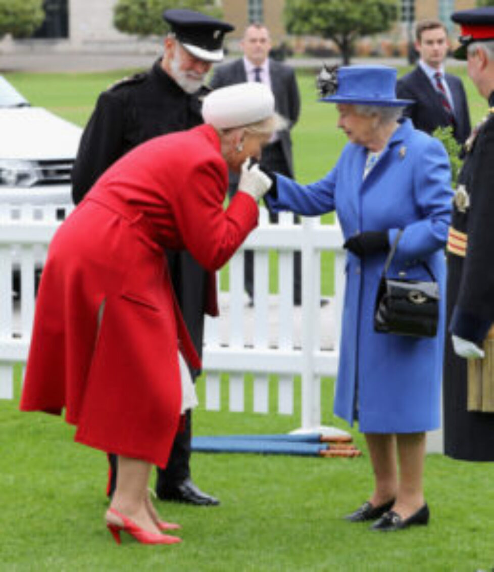 Queen+Visits+Honourable+Artillery+Company+f-99Mo-d-bel