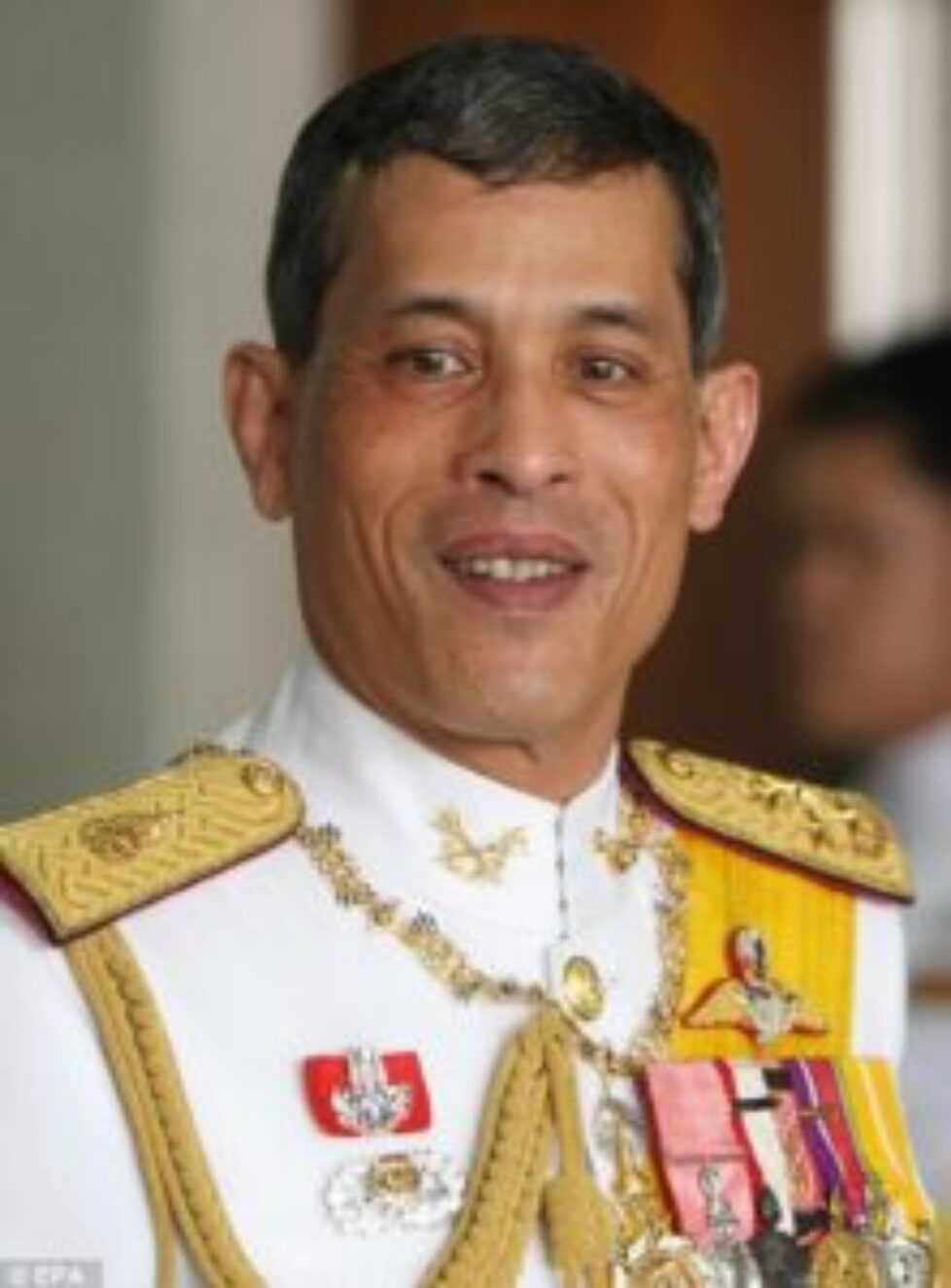 395a898200000578-3836237-maha_vajiralongkorn_was_commissioned_as_an_officer_in_the_three_-a-12_1476377291396