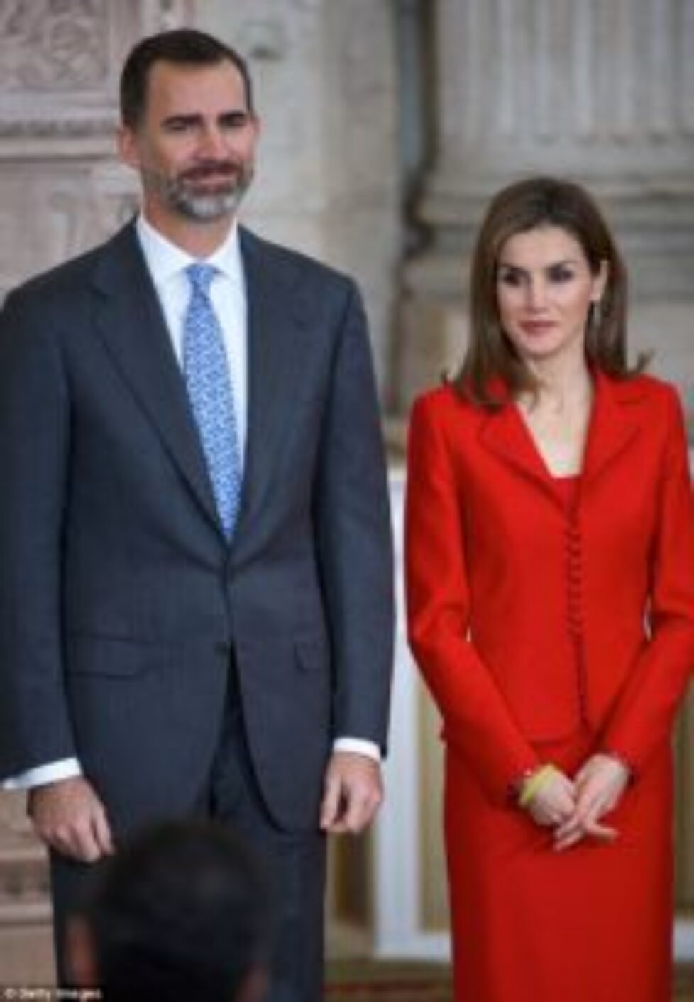 24B8AB2900000578-2911758-MADRID_SPAIN_JANUARY_15_King_Felipe_VI_of_Spain_and_Queen_Letizi-a-2_1421334080423