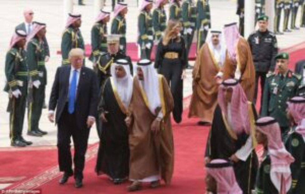 409073BA00000578-4524666-The_President_was_given_a_red_carpet_welcome_as_he_arrived_in_th-a-9_1495269240263