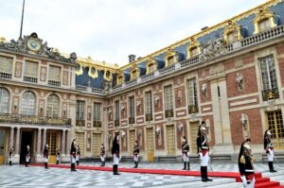 French+President+Emmanuel+Macron+Receives+MQj2tqaTKWVl