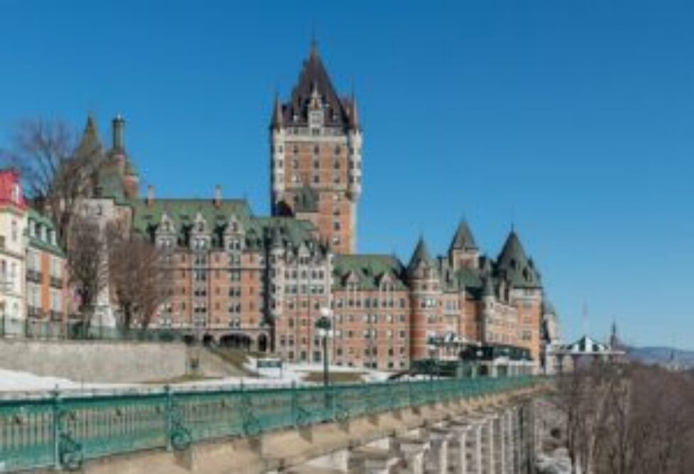 Château_Frontenac,_Québec,_South_view_from_Terasse_Dufferin_20170414_1