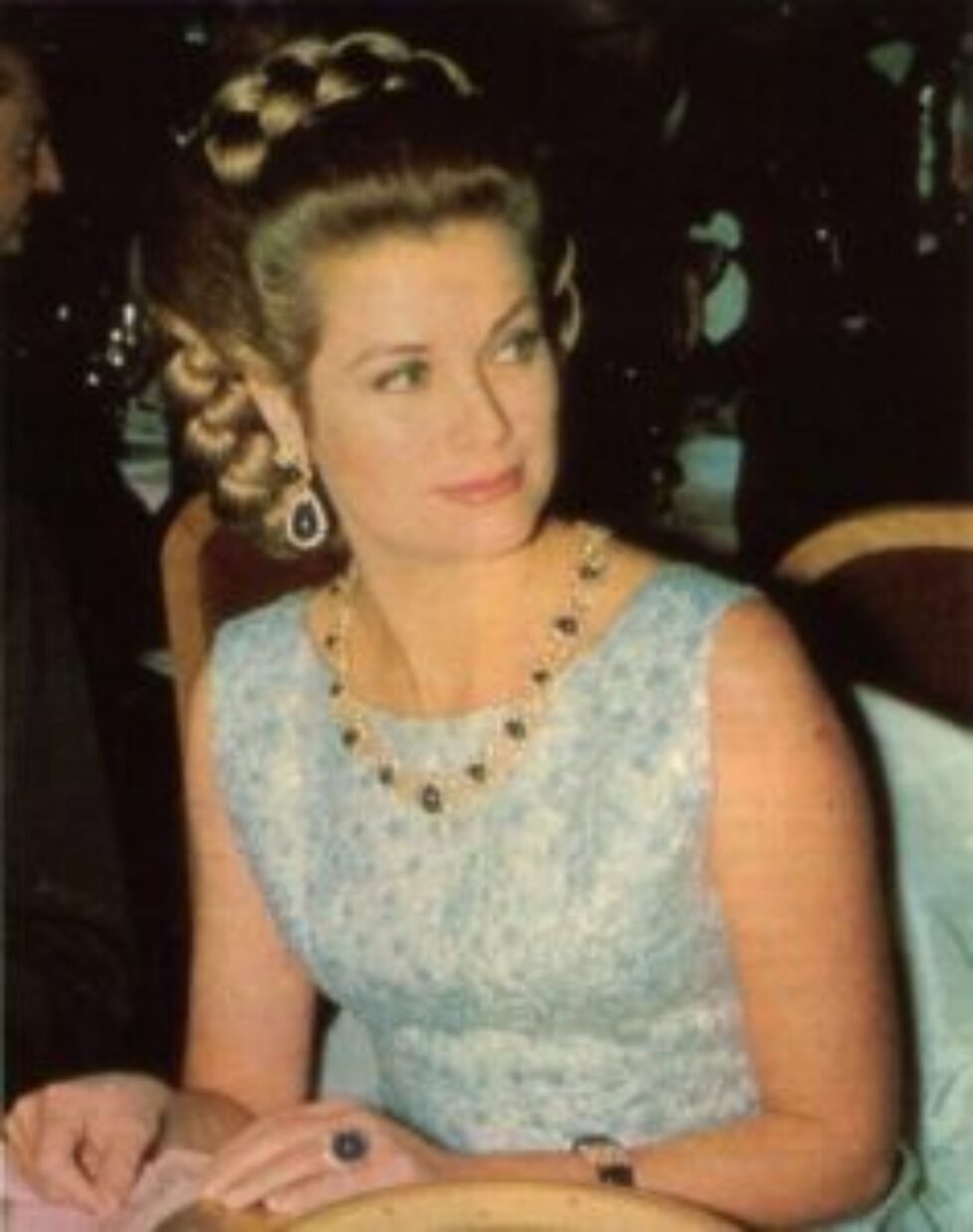 8e9c2e8e2d5ea230a533f28f07ee1960--princess-grace-kelly-la-rose