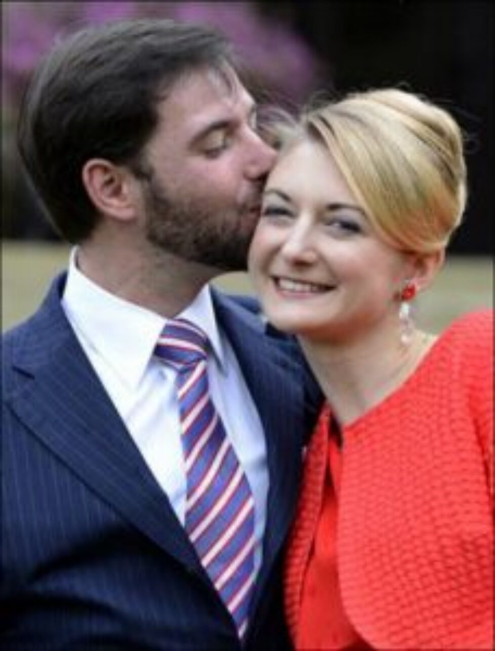 guillaume-de-luxembourg-et-stephanie-de-lannoy-le-jour-de-leurs-fiancailles-le-26-avril-2012