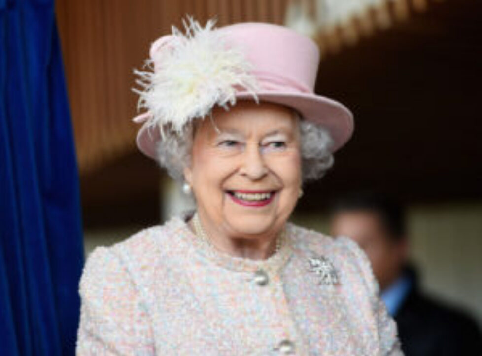 The+Queen+Visits+West+Sussex+7nm72MM3-pPl